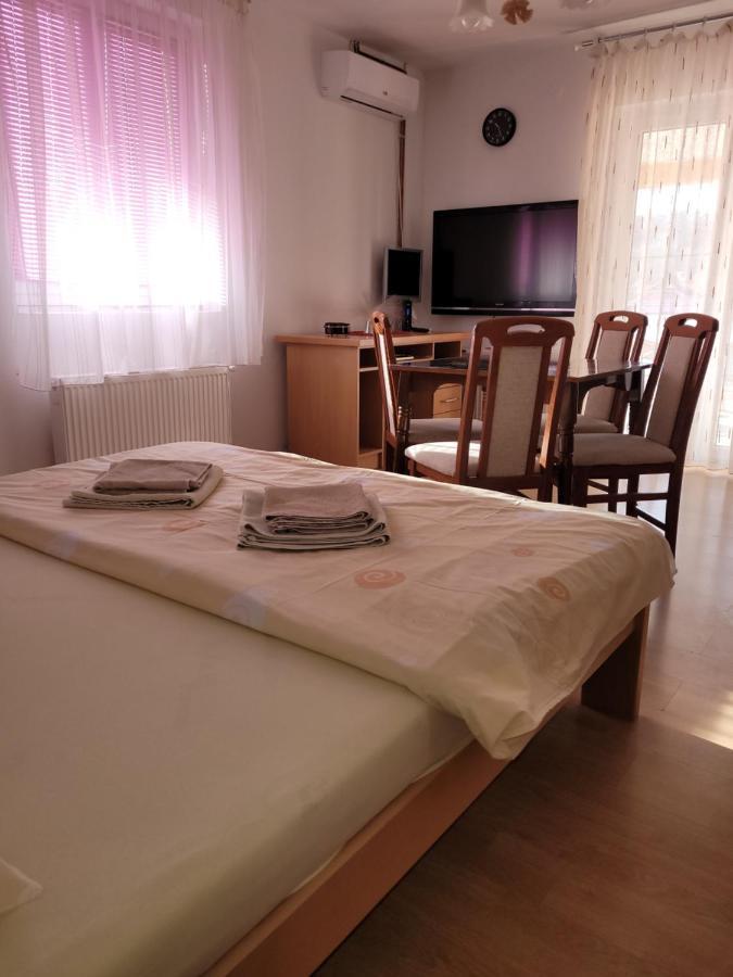 Apartmani Apolon Vrdnik Luaran gambar