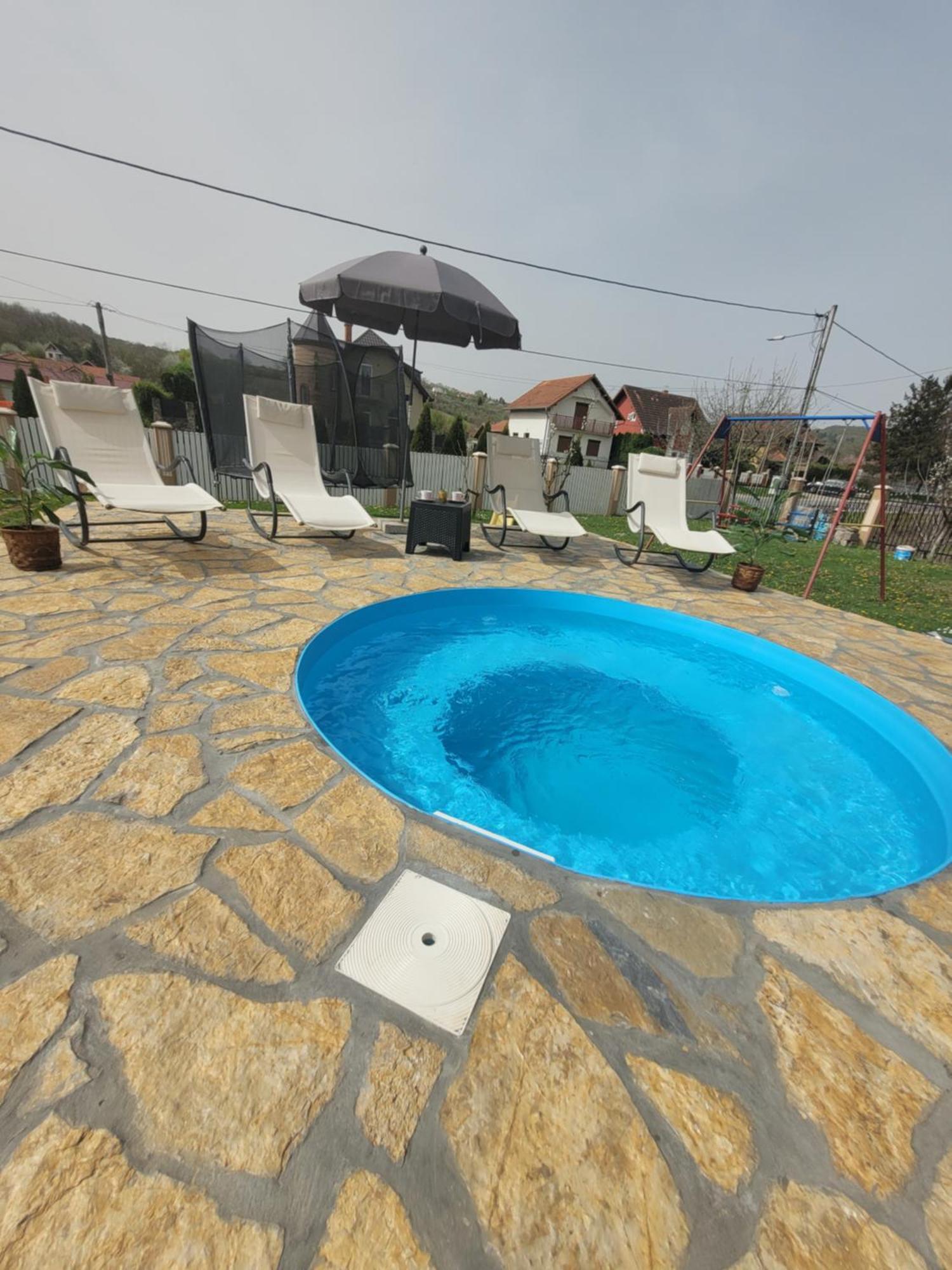 Apartmani Apolon Vrdnik Luaran gambar